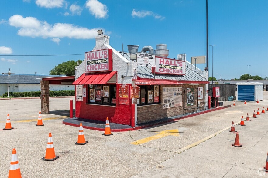 Camp Wisdom Portfolio Sale portfolio of 2 properties for sale on LoopNet.ca - Building Photo - Image 3 of 16
