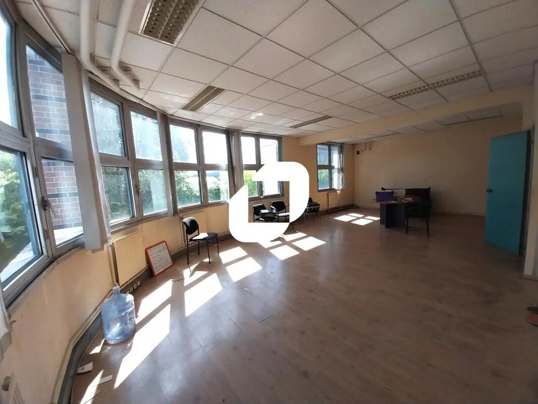 Office in Villiers-sur-Marne for lease Interior Photo- Image 1 of 10