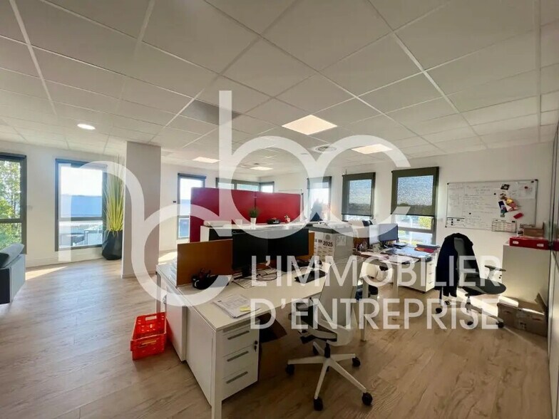 Office in Chassieu for sale - Interior Photo - Image 2 of 5