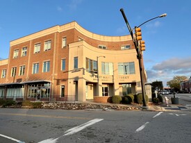 101 East Market St - Convenience Store