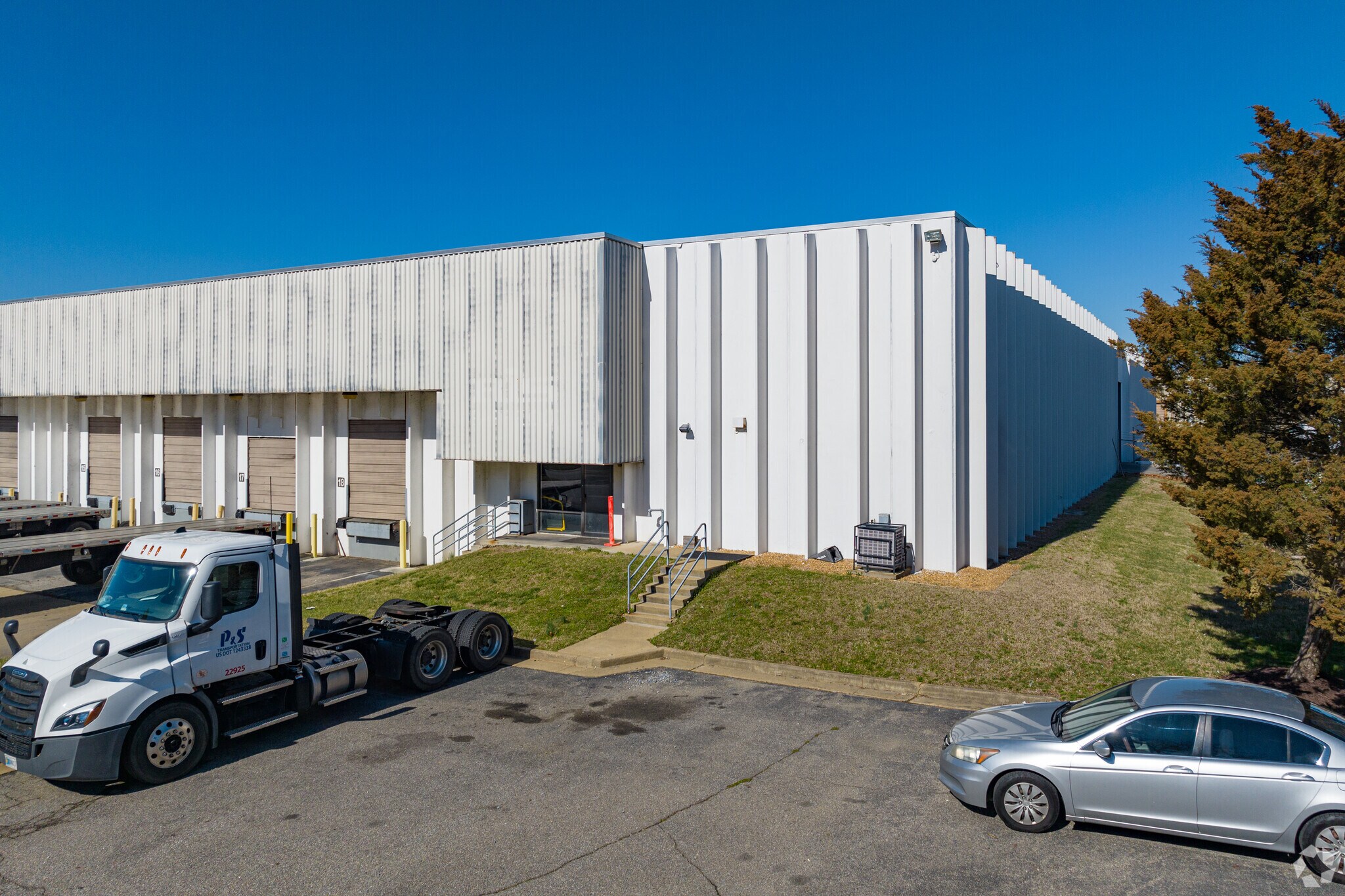 4200 Sarellen Rd, Richmond, VA à louer Photo du bâtiment- Image 1 de 7