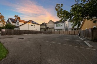 6212 N Main St, Houston, TX for lease Building Photo- Image 1 of 9