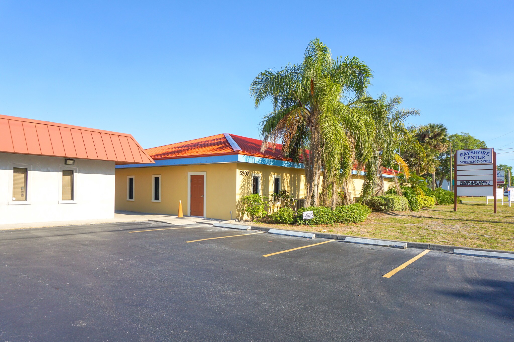 5207-5209 26th St W, Bradenton, FL à louer Photo principale- Image 1 de 3