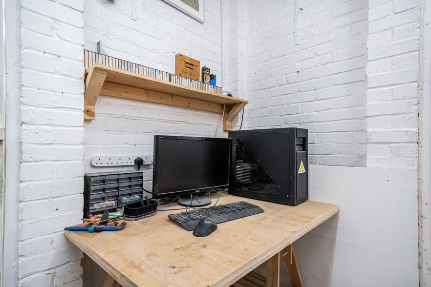 Ringstead Rd, Londres à vendre - Photo intérieure - Image 3 de 7