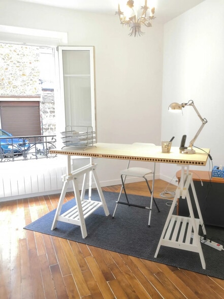 Office in Saint-Cloud for lease - Interior Photo - Image 1 of 6