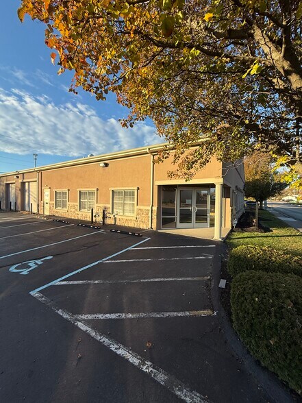 869 W 2nd St, Xenia, OH à louer - Photo du bâtiment - Image 3 de 42