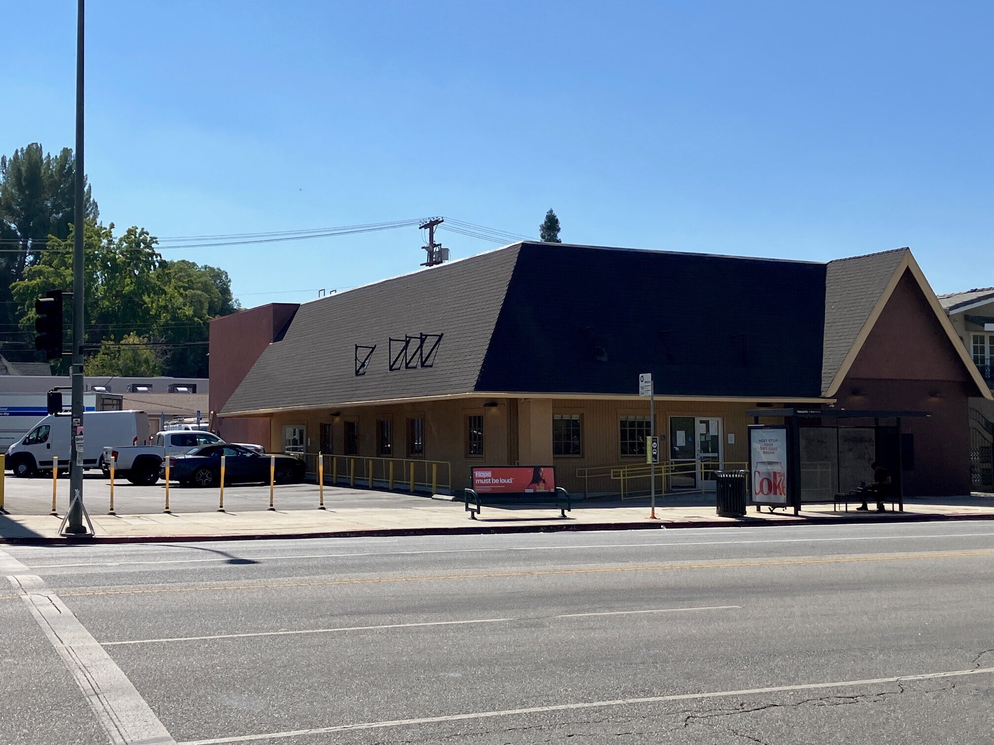 21108 Ventura Blvd, Woodland Hills, CA for sale Building Photo- Image 1 of 1
