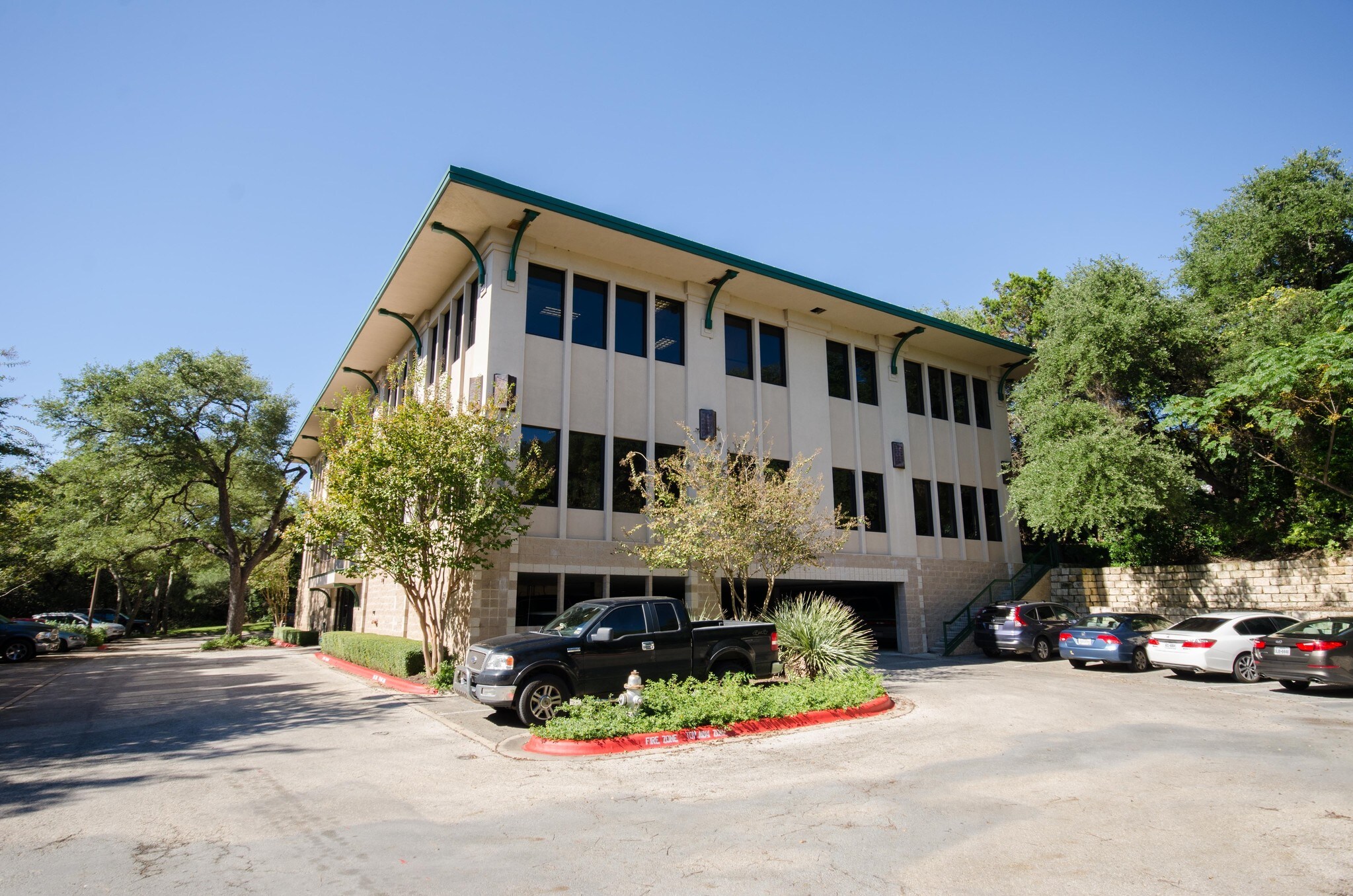 5121 Bee Caves Rd, Austin, TX à louer Photo du bâtiment- Image 1 de 2