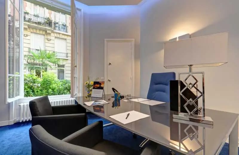 90 Avenue Niel, Paris for sale - Building Photo - Image 3 of 12