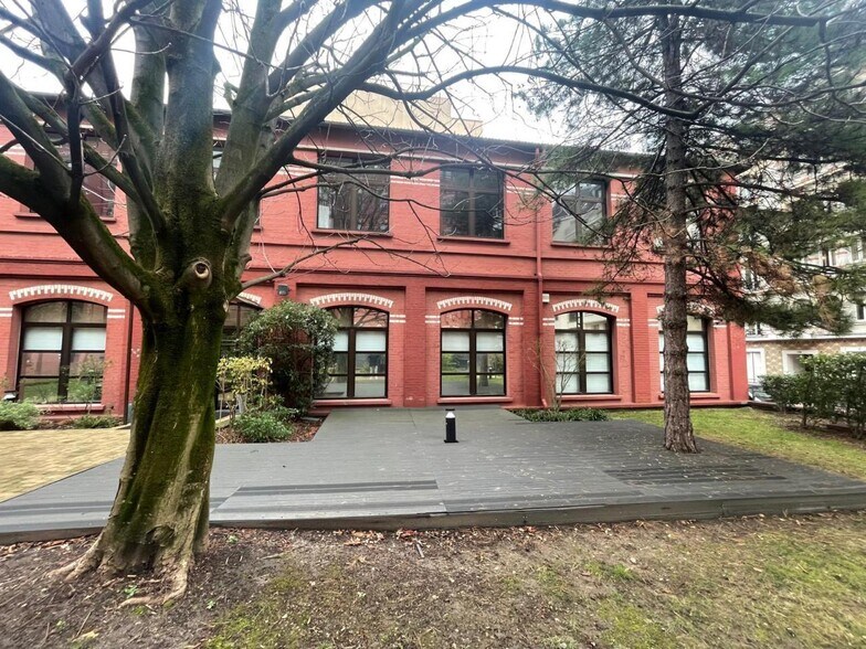 Bureau dans Levallois-Perret à louer - Photo du bâtiment - Image 2 de 8