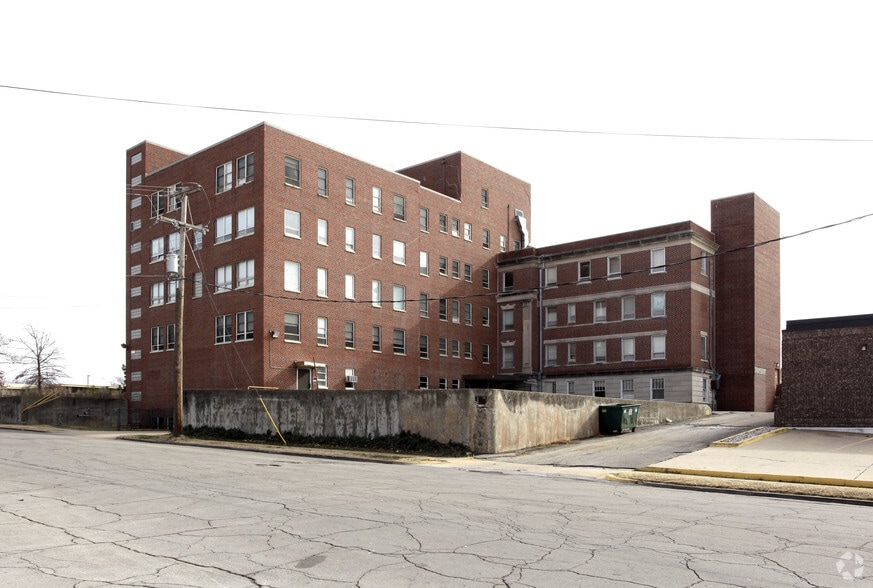 412 SE Frank Phillips Blvd, Bartlesville, OK for sale - Building Photo - Image 3 of 12