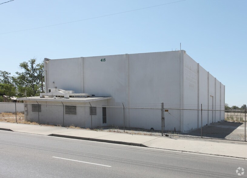 415 W 3rd St, Hanford, CA à vendre - Photo principale - Image 2 de 3