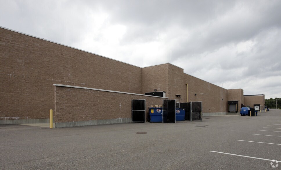 280 School St, Mansfield, MA à louer - Photo du bâtiment - Image 2 de 10