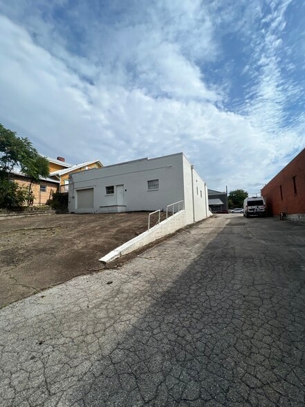 1719 N Central St, Knoxville, TN for lease - Building Photo - Image 3 of 4