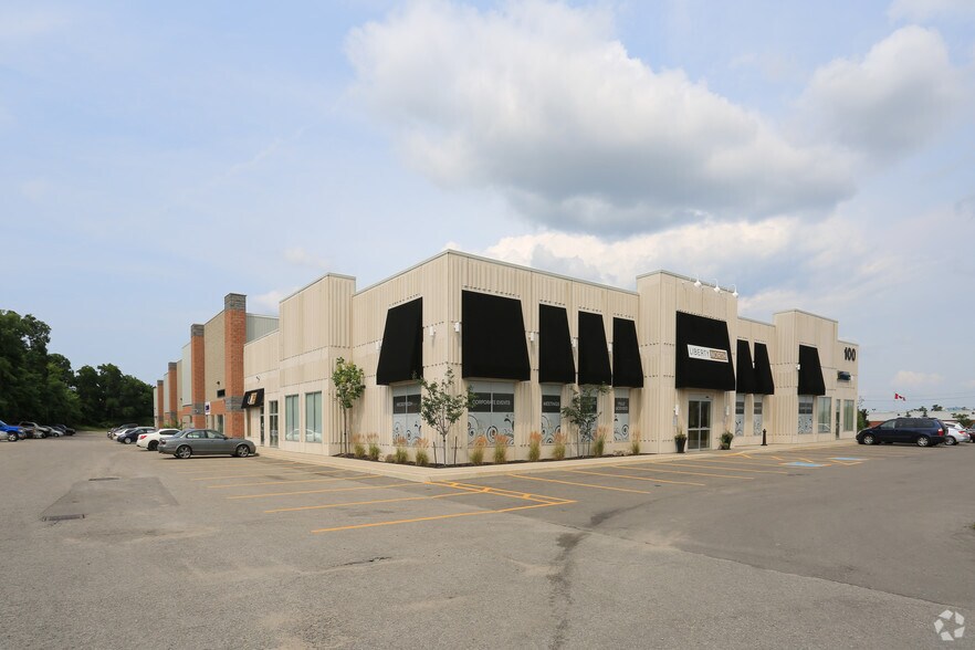 100 Caplan Ave, Barrie, ON à vendre - Photo principale - Image 1 de 1