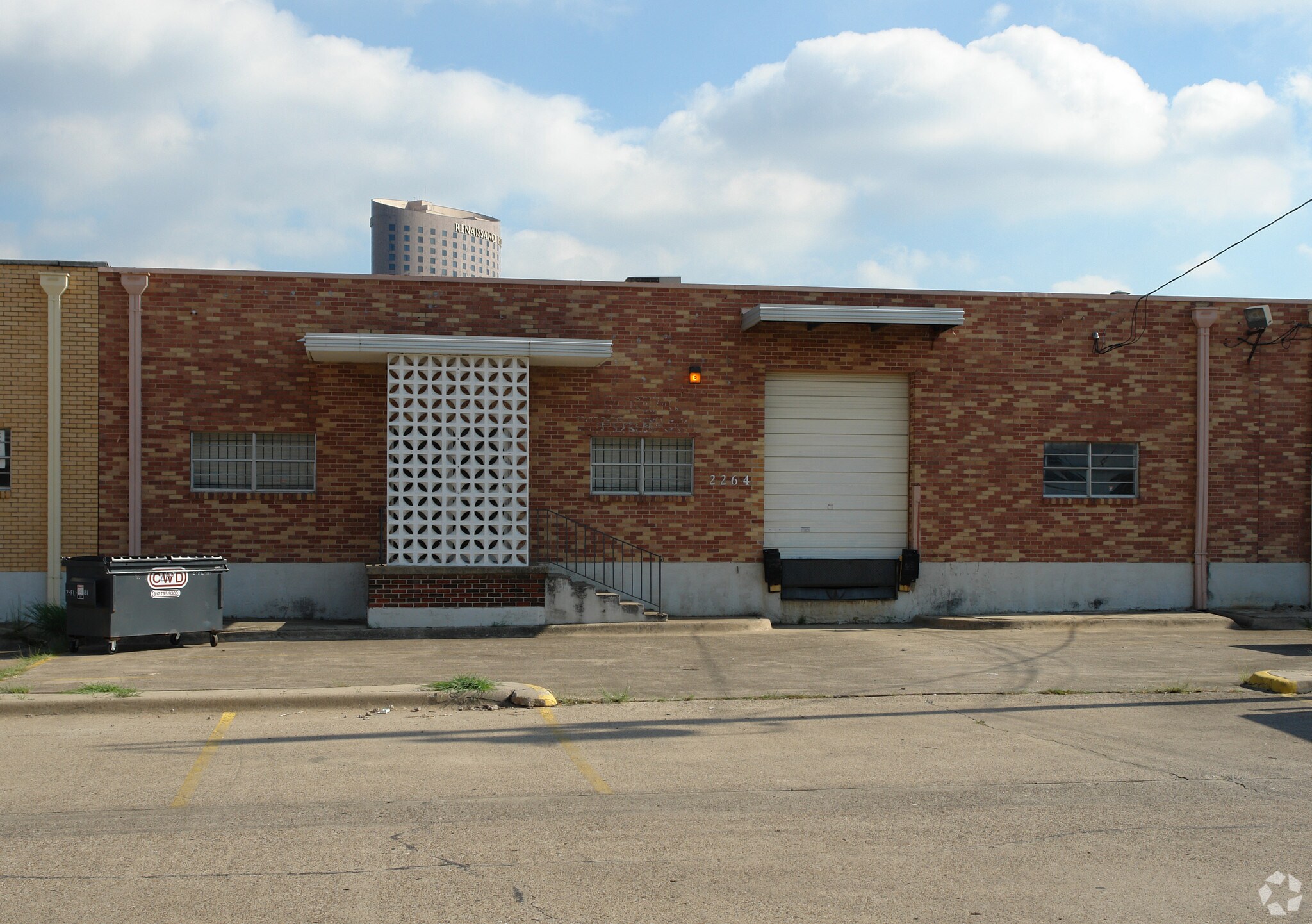2264 Vantage St, Dallas, TX for lease Primary Photo- Image 1 of 3