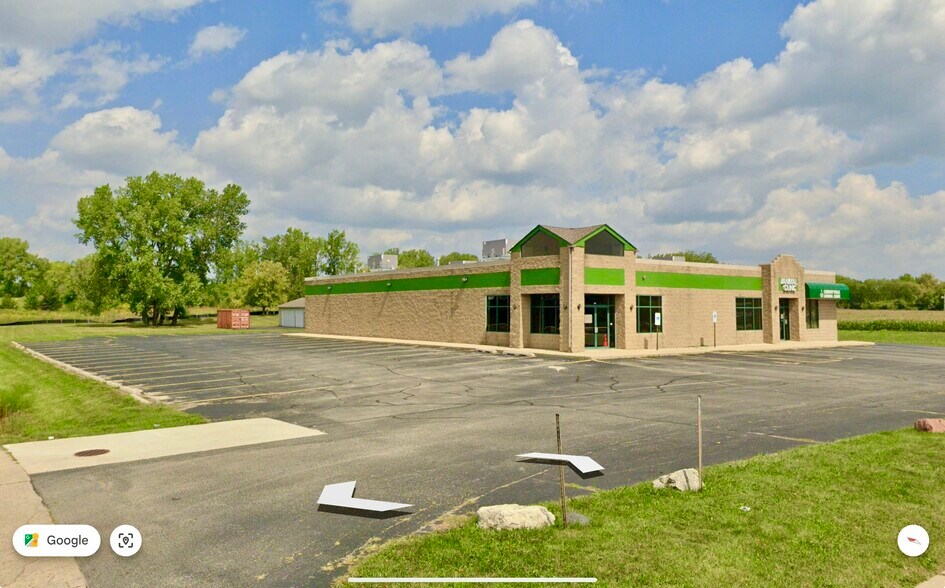 7358 N Cherryvale Mall Dr, Rockford, IL à louer - Photo principale - Image 1 de 22