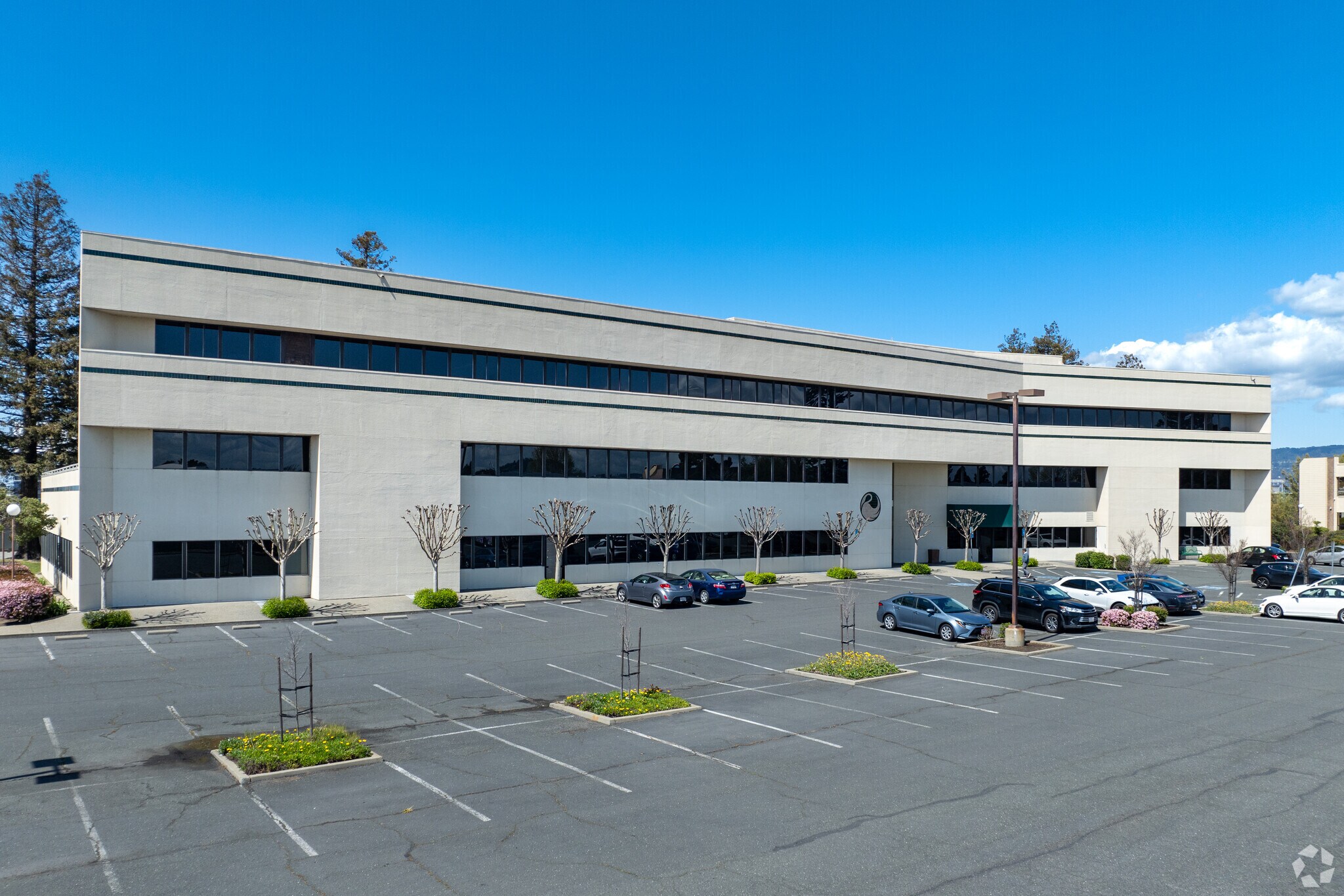 80 Swan Way, Oakland, CA for lease Building Photo- Image 1 of 6