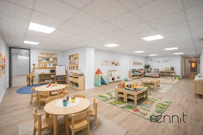 Plus de détails pour 3415 Farragut Rd, Brooklyn, NY - Bureau, Local d'activités à louer