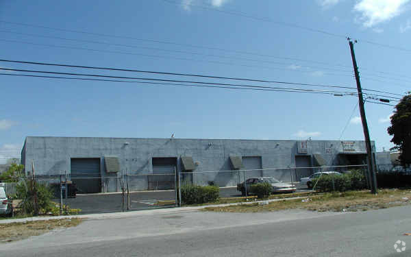 777 NW 28th St, Miami, FL for lease - Building Photo - Image 2 of 2