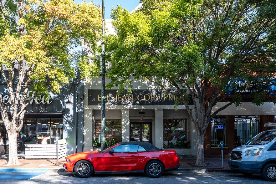 163 E Broad St, Athens, GA à louer - Photo du bâtiment - Image 2 de 2