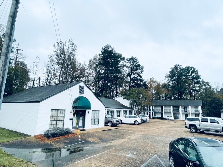 5719 Highway 25, Flowood, MS à louer - Photo du bâtiment - Image 3 de 9