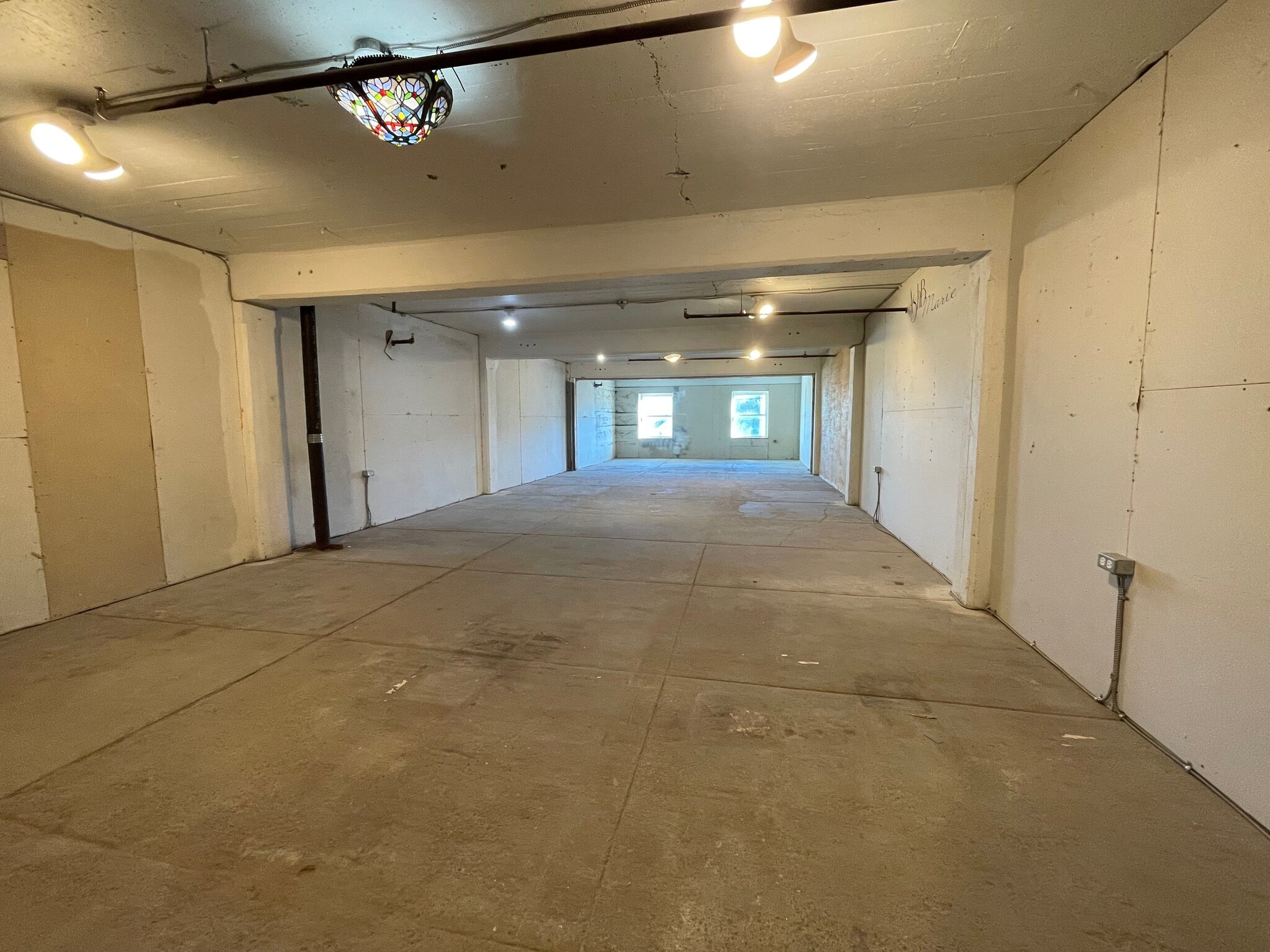 58 Pulaski St, Peabody, MA à louer Photo intérieure- Image 1 de 3