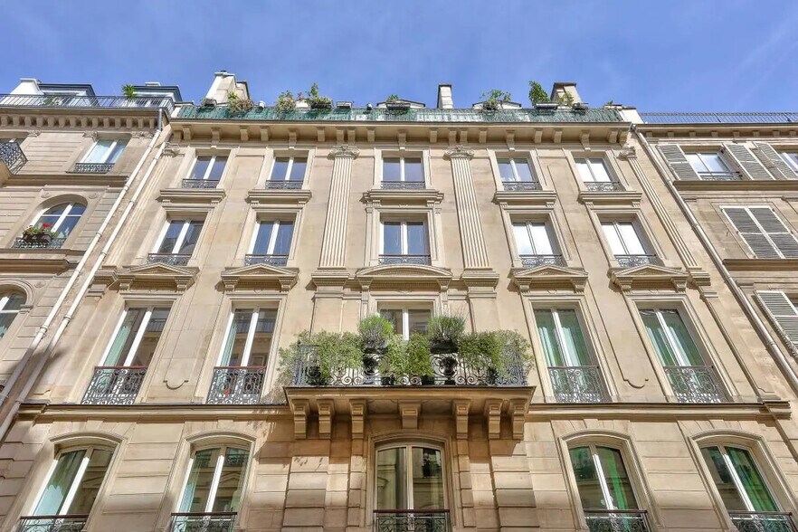 72 Rue D'Hauteville, Paris for lease - Building Photo - Image 2 of 17