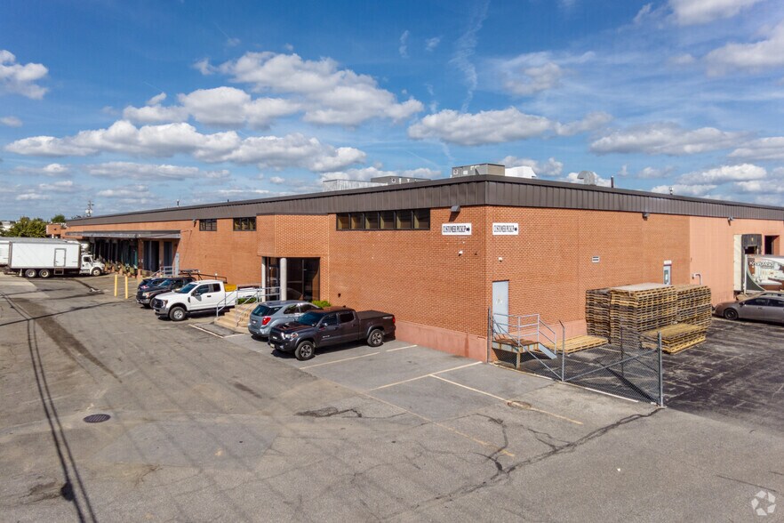 10555 Tucker St, Beltsville, MD à louer - Photo du bâtiment - Image 3 de 6