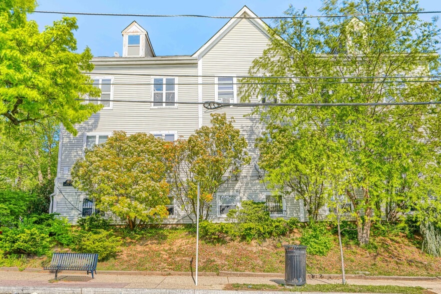 2635 12th St NE, Washington, DC à vendre - Photo du bâtiment - Image 3 de 17