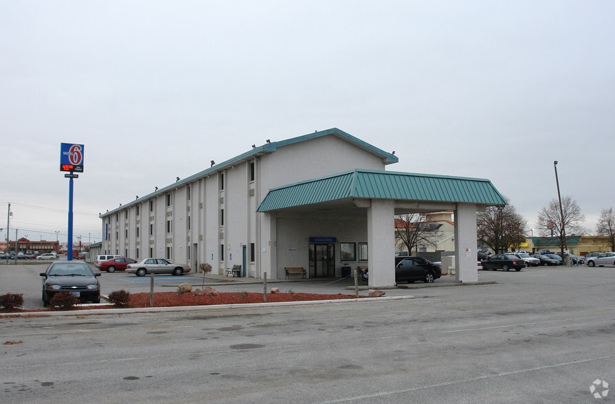 3032 S Expressway St, Council Bluffs, IA for sale - Primary Photo - Image 1 of 3