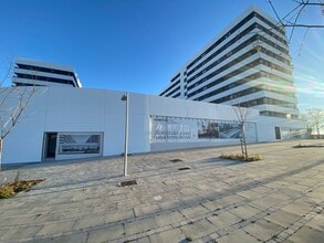 Avenida José Antonio Corrales, 6, Madrid, Madrid for lease Interior Photo- Image 1 of 5