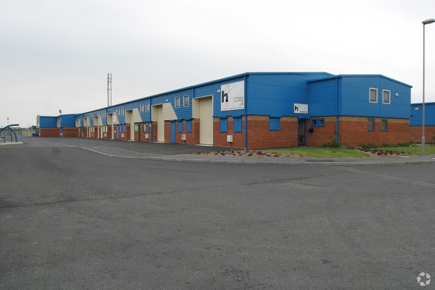 Witney Rd, Poole for lease - Building Photo - Image 2 of 4