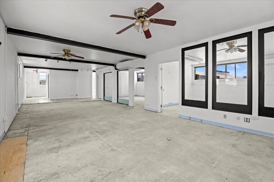 207 S Flower St, Burbank, CA for lease - Building Photo - Image 2 of 13