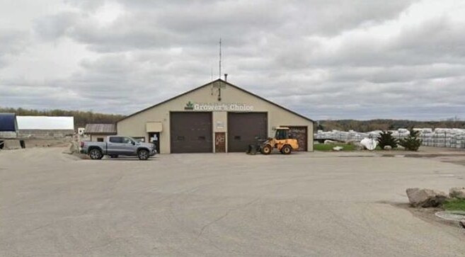 1050 Industrial Rd, Ayr, ON à vendre - Photo du bâtiment - Image 1 de 1