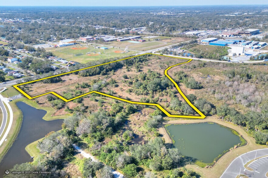 674 S Park Road, Plant City, FL à vendre - Photo du bâtiment - Image 1 de 4