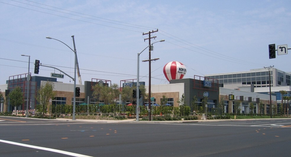 Douglas St, El Segundo, CA à louer - Photo principale - Image 1 de 5