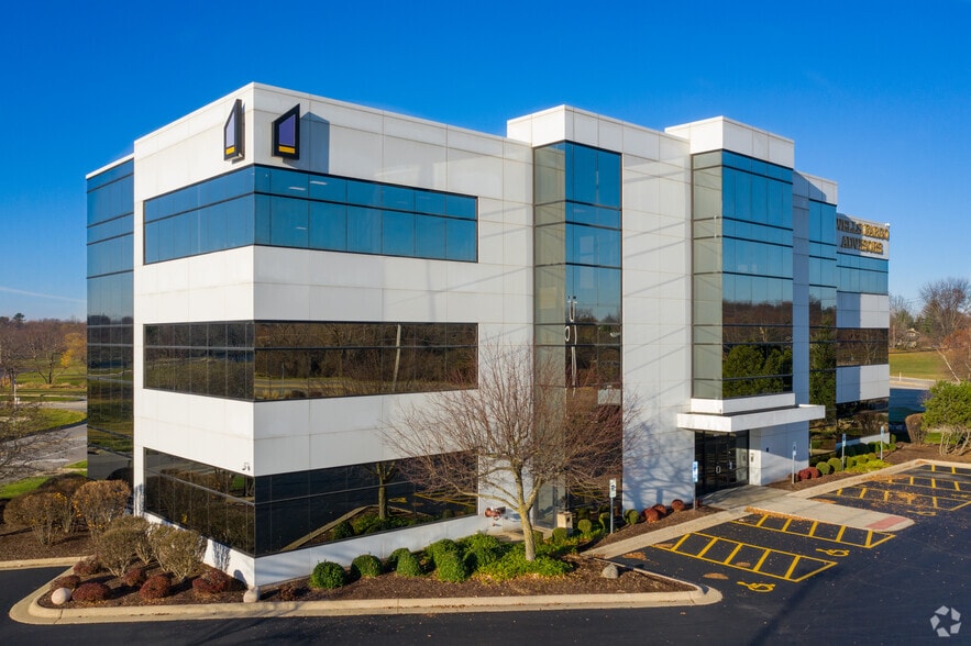 6801 Spring Creek Rd, Rockford, IL for lease - Building Photo - Image 1 of 7