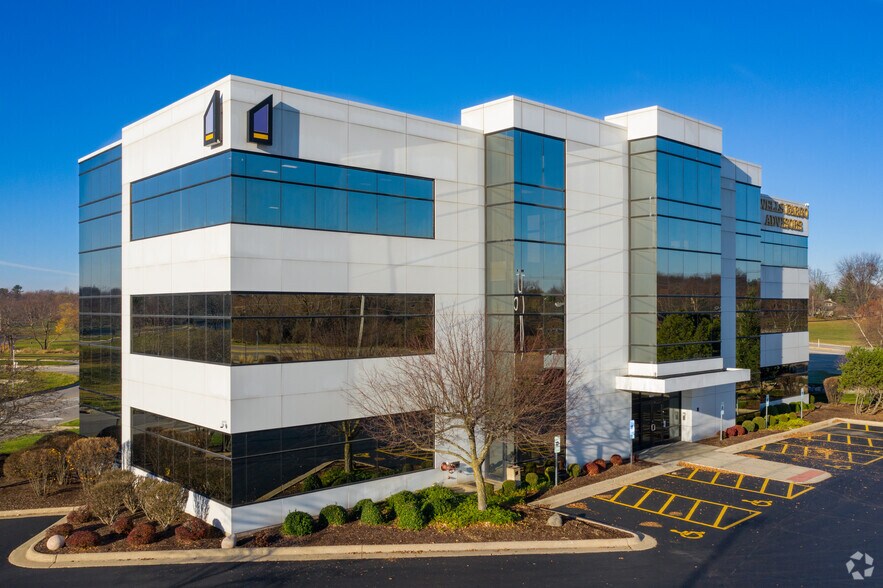 6801 Spring Creek Rd, Rockford, IL à louer - Photo du bâtiment - Image 1 de 7