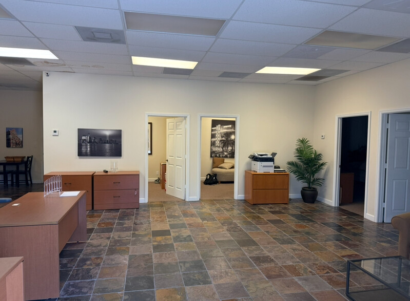 4555 NW 103rd Ave, Sunrise, FL à louer - Photo du bâtiment - Image 2 de 19