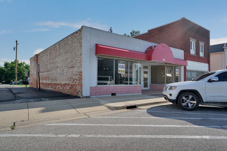 213 E 3rd St, Imlay City, MI for sale - Building Photo - Image 1 of 5