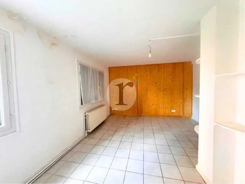 Retail in Lille for lease - Interior Photo - Image 2 of 4