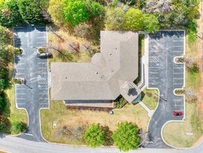 500 Plantation Park Dr, Loganville, GA for lease Interior Photo- Image 2 of 15