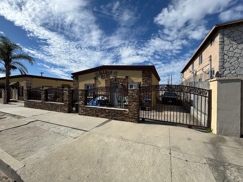 11329 Sherman Way, Sun Valley, CA à vendre - Photo du bâtiment - Image 2 de 25