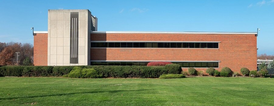 24701 Euclid Ave, Euclid, OH à vendre - Photo du bâtiment - Image 2 de 9