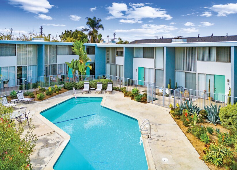 145 E 18th St, Costa Mesa, CA à vendre - Photo du bâtiment - Image 3 de 10