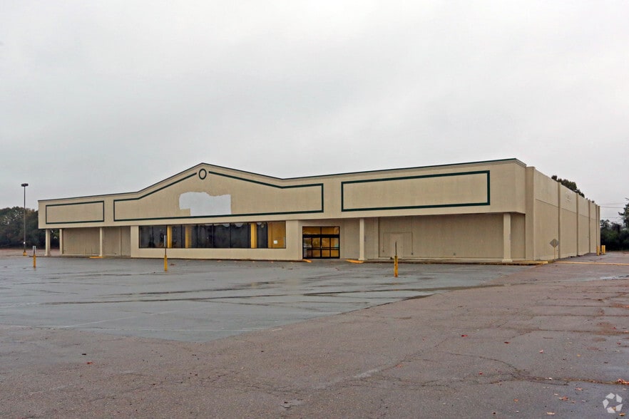 1620 E 10th St, Roanoke Rapids, NC for lease - Primary Photo - Image 2 of 5