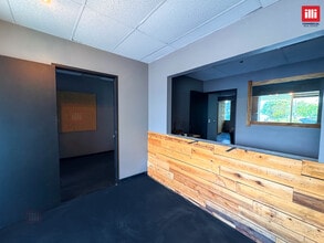 23502-23504 Lyons Ave, Newhall, CA for lease Interior Photo- Image 1 of 4