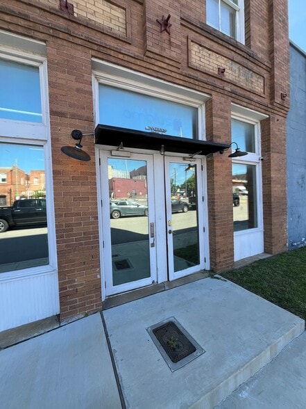 225 Bryan Ave, Fort Worth, TX for lease - Building Photo - Image 3 of 7