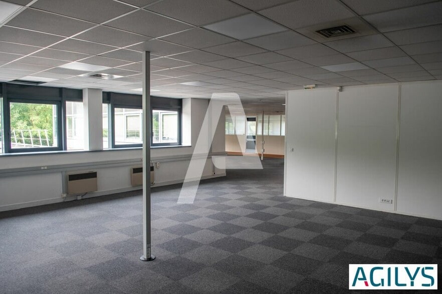 2 Rue Du Parc, Villebon-sur-Yvette for lease - Building Photo - Image 2 of 10
